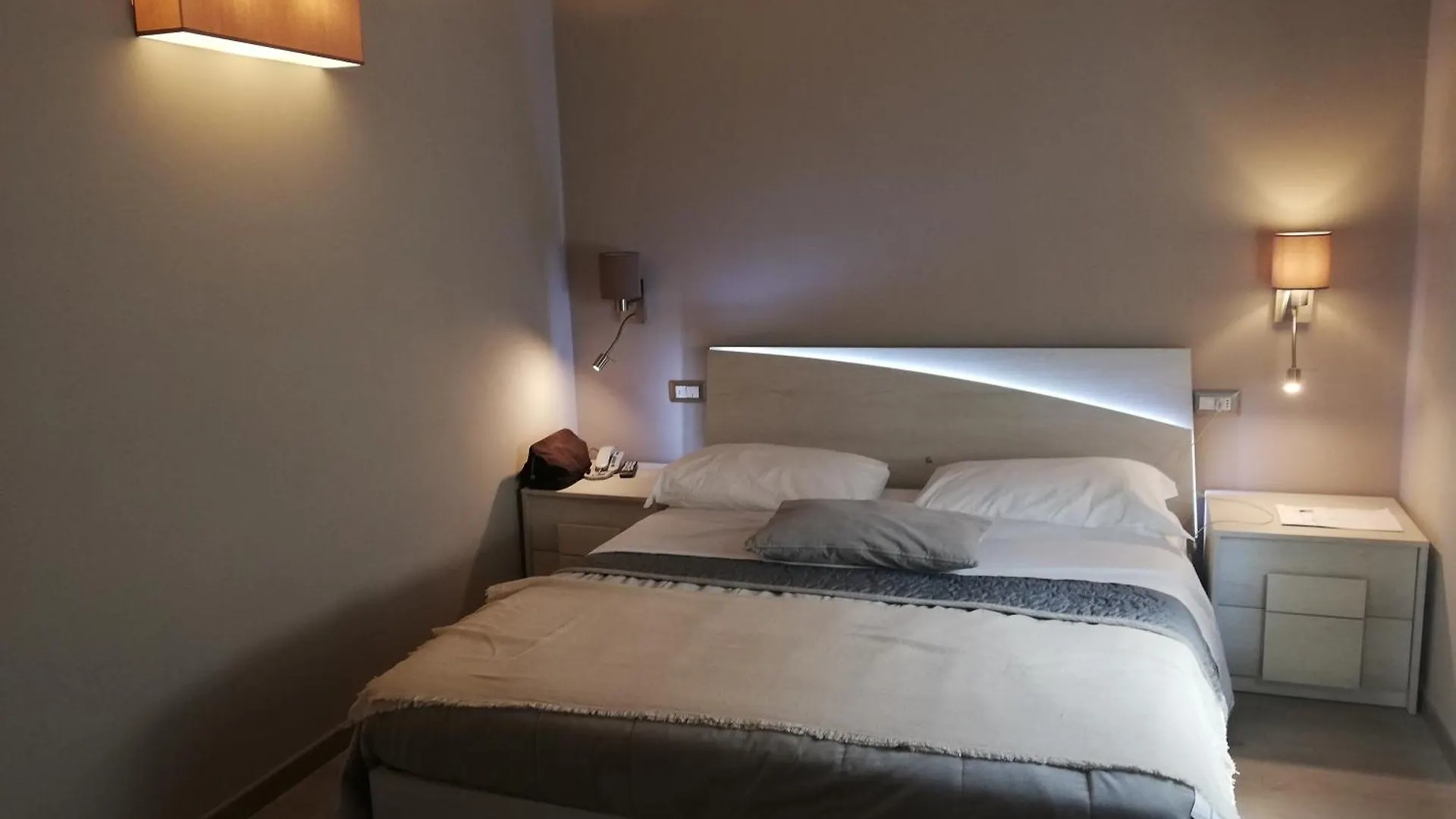 Hotel Monti San Baronto