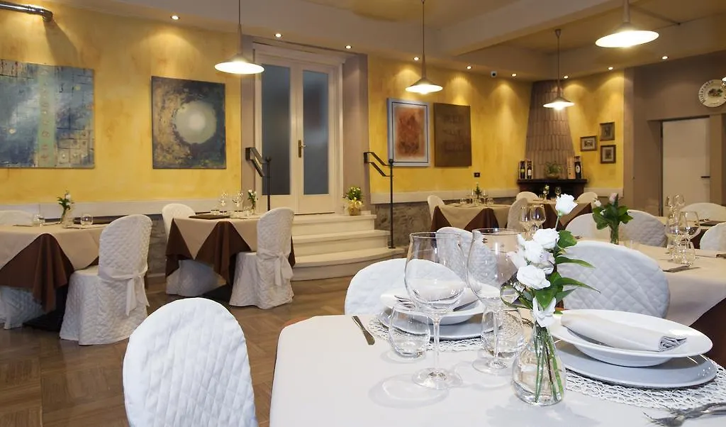 Hotel Monti San Baronto 3*,