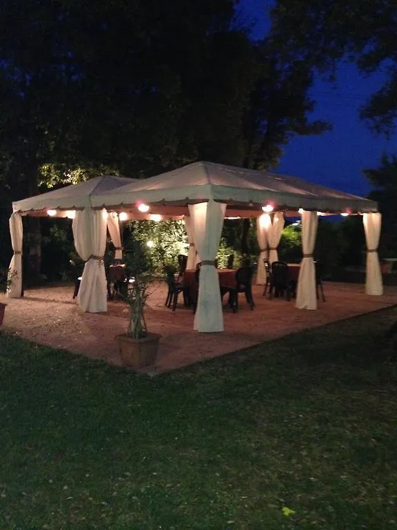 Hotel Monti San Baronto