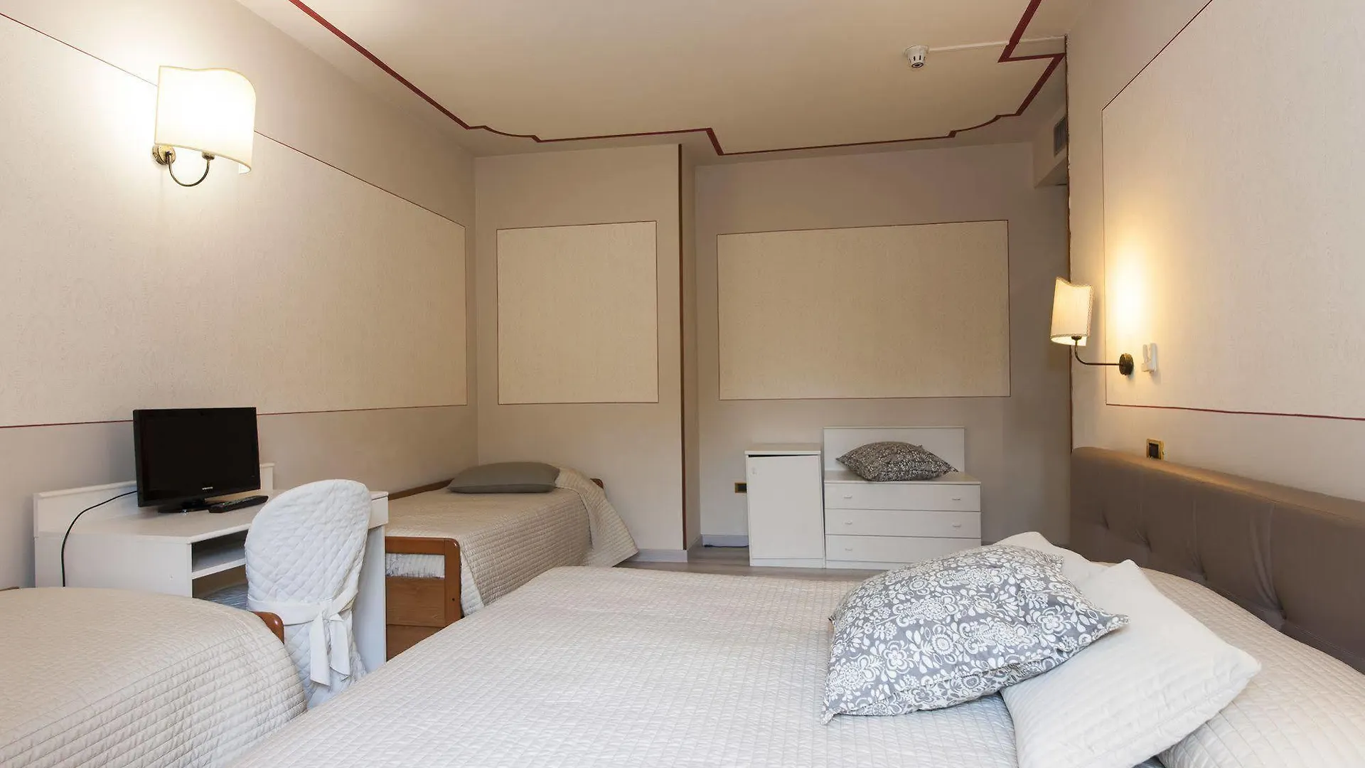 Hotel Monti San Baronto