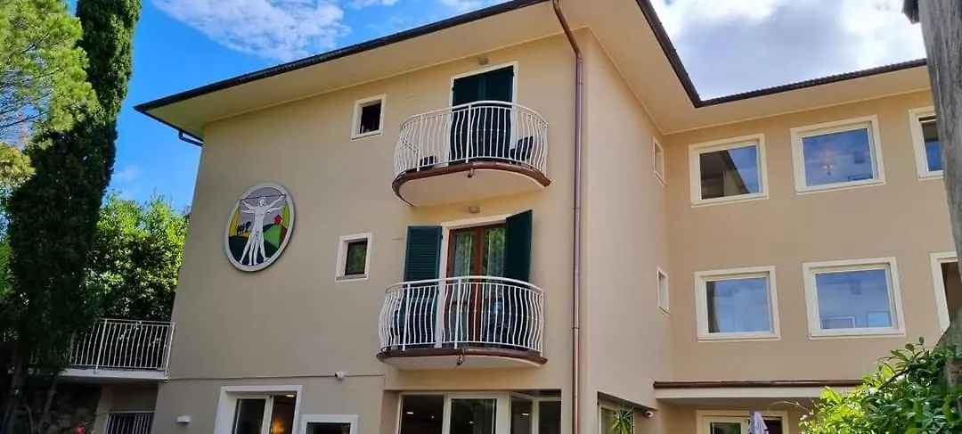 Hotel Monti San Baronto 3*,