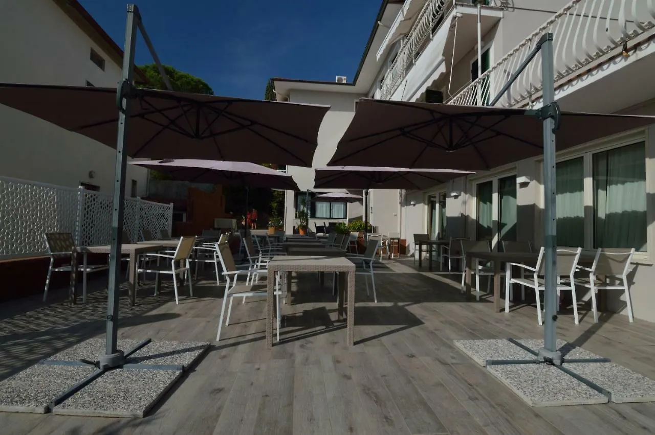 Hotel Monti San Baronto Italien